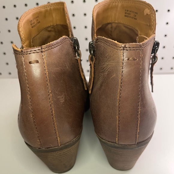 Frye Judith Double Zip Leather Ankle Boots Size 8.5 in Wheat - Picture 11 of 16